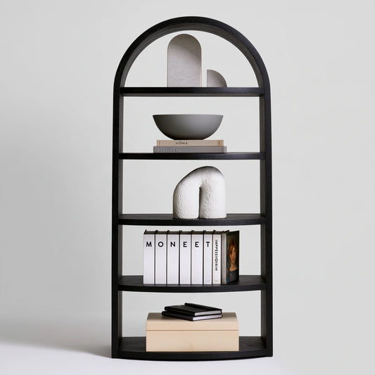 Libreria angolare dalle linee essenziali a cinque livelli, colore nero